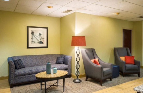 Danville Hotel | Danville Delight: Cozy Stay with Complimentary Breakfast & Free WiFi