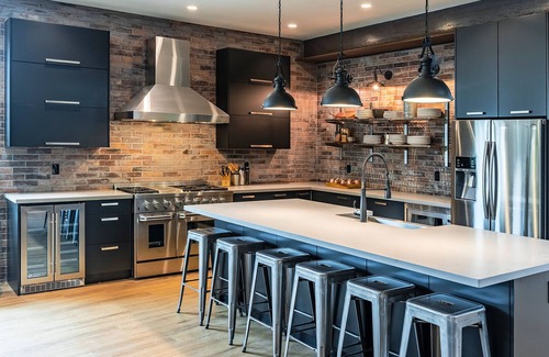Hemlock Valley Cabin | Dark and Stormy Executive Mountain Retreat