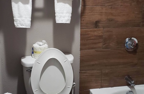 Clive Hotel | Days Inn by Wyndham West Des Moines/Clive