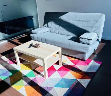 Hortaleza Apartment | De Madrid al cielo suites con wifi y Netflix