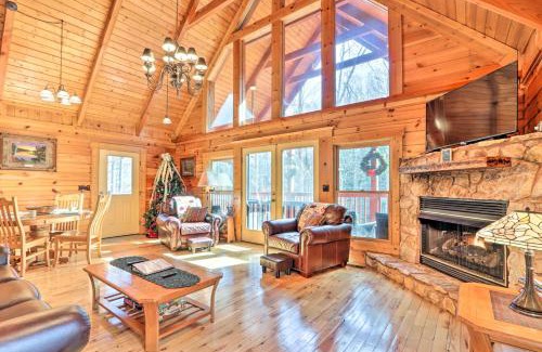 Gatlinburg - Pigeon Forge House | Deck and Game Room Creekside Cabin in Sevierville