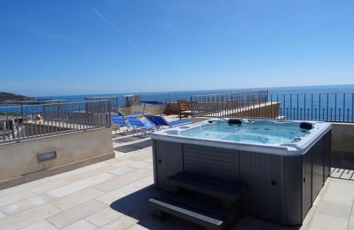 Santa Maria di Leuca Villa | Dimora Rizzo con tappeti di pietra