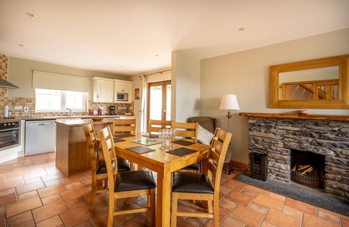 Ballyferriter House | Dingle Peninsula: Beautiful house 'An Máimín' Ballyferriter, Dingle