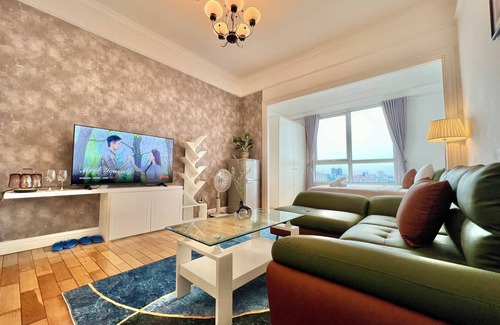 Hang Xanh Apartment | Diny ApartHotel - Rooftop Pool