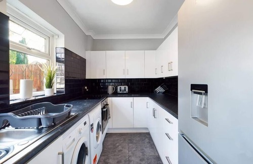 Wigan House | Dodhurst House by Our Home Short Stays