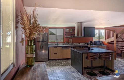 Sainte-Rose House | Dodoterla - BoisBlanc