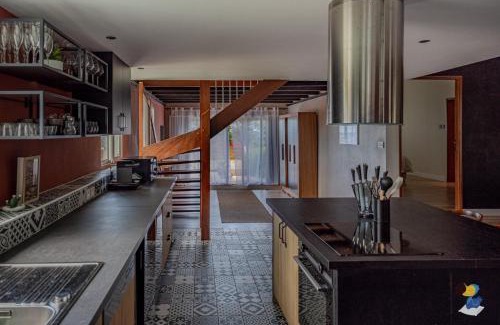 Sainte-Rose House | Dodoterla - BoisBlanc