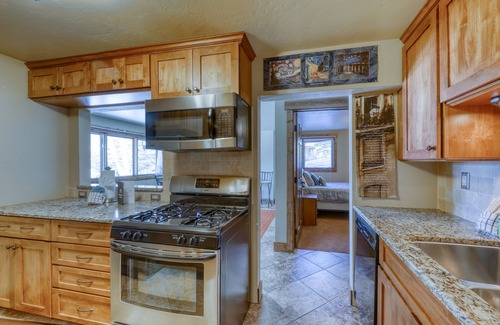 Dillon Apartment | Dog-Friendly, Walkout Basement Getaway w/Mountain Views - Close to Ski Slopes