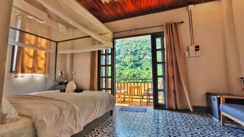 Nong Khiaw House | Dokchampa River View Villa