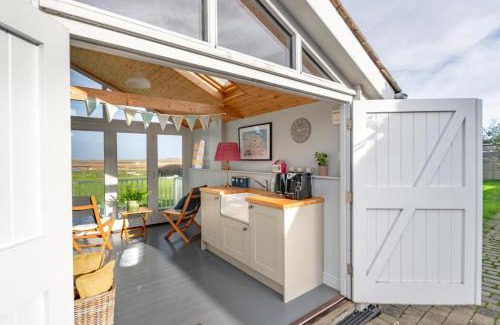 Burnham Deepdale House | Dolphin Cottage - Brancaster Staithe