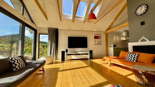 Nowe Rybie Villa | Dom w Starym Sadzie z basenem i sauną - Beskid Wyspowy
