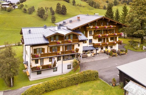 Maria Alm am Steinernen Meer House | Double room, shower, WC, mountain side - Hotel Sportalm Hintermoos