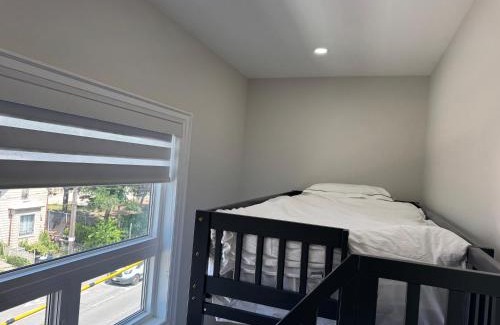 Dovercourt Park Apartment | Downtown Toronto UFT