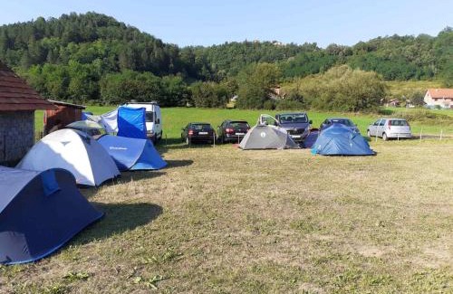 Guca Other | Dragacevska avlija - Camp