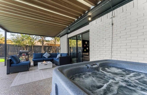Carrollton House | Dream GetAway/Pool/HotTub/Games/Pet Friendly