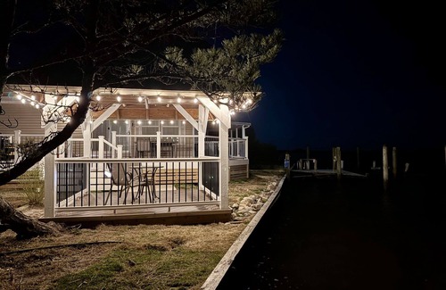 Sandbridge Cottage | Dreamy Sunsets! Waterfront Retreat! Pet Friendly!