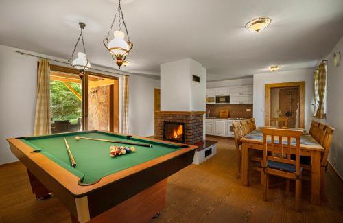 Horna Lehota Ski Chalet | Drevenica Tale - Pool Table - Jacuzzi - Sauna - Small teambuilding - Hotel Partizán 5 min