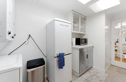 Summerland Apartment | Driftwood Club - The Hidden Hideaway!
