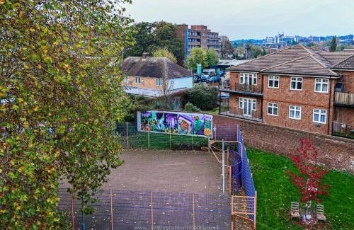 Norbiton Apartment | Duplex 3- Bed Apartment Kingston