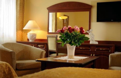 Wieliczka Hotel | Dworek Emilli