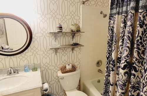 Demere Park House | E10 comfortable and neat 2 bedroom 2 bath
