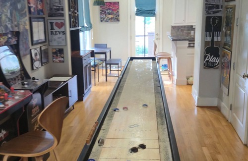 Hope Gardens House | Early Check-in/Late Checkout! 1 mile to Broadway.