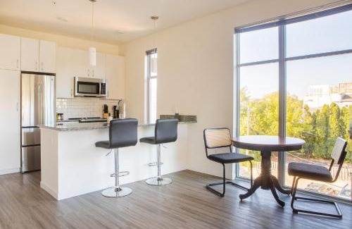 Lower East Side Apartment | East Side Luxury 1BR Apt - Near Brady and Fiserv with Balcony