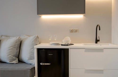 Athens Apartment | Easy Living Twin or Double room with City view - Convo 212 Aparthotel