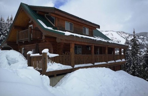 Hemlock Valley Cabin | Edelweiss Local Escape - Sasquatch Mountain Resort