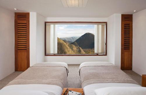 Calacali House | El Crater