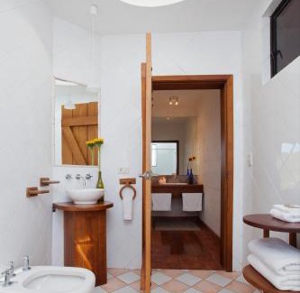 Calacali House | El Crater