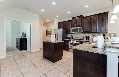 Four Corners House | Elegant and Spacious 4BD Home Near Disney and Minutes From Florida's top Golf Courses! #8197