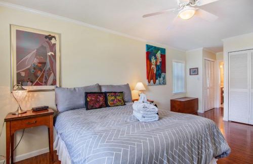 Tropic House | Elegant Retreat Close to Beach & Arts District