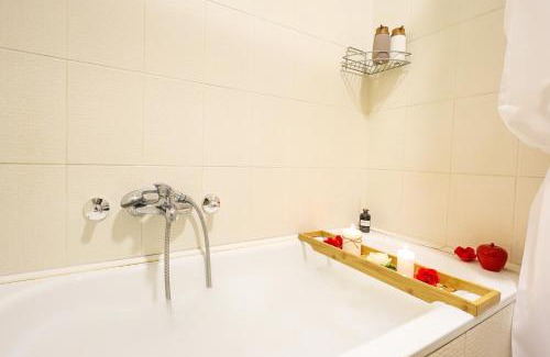 Bistrica Apartment | Elegantly Styled Studio l Next to Novi Sad Fair l Working Desk