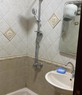 Al Duqqi Apartment | Em banorama abrrtment hotel