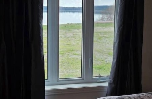 Senneterre Cabin | Enjoy the Peaceful Stay near Valdor