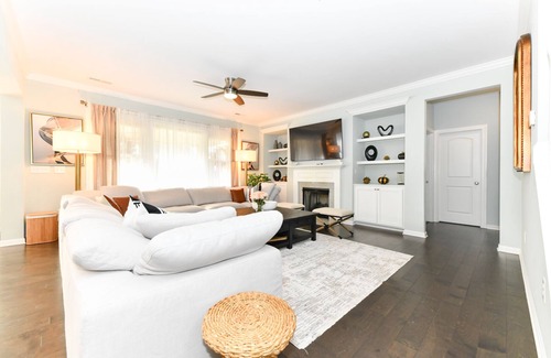 Greensboro House | Enju Ndala: Serene Oasis