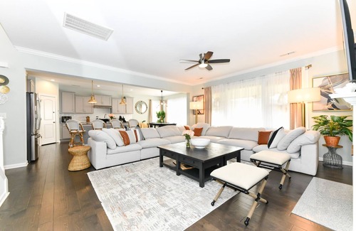 Greensboro House | Enju Ndala: Serene Oasis