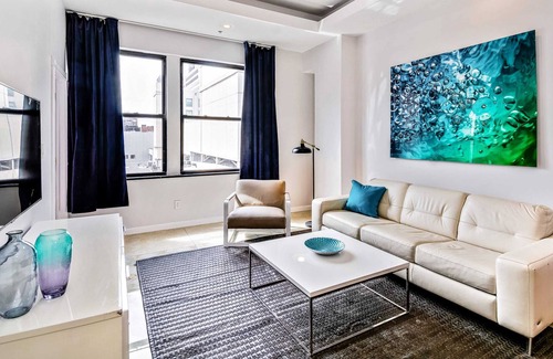 Chinatown Apartment | Escape to a 2BD Apartment in the Heart of the City