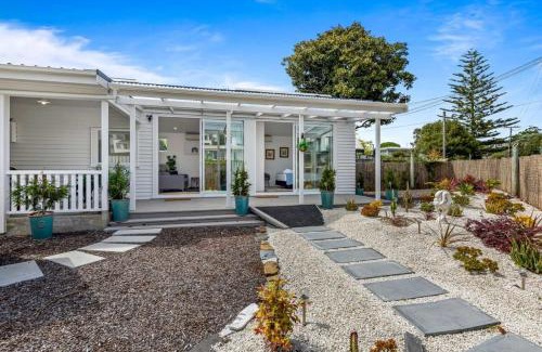 Kohimarama House | Escape to Kohi Cottage - Your Beachside Haven