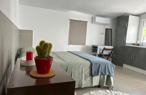 Santa Eulalia de Roncana House | Estudio Independiente a 30min de Barcelona
