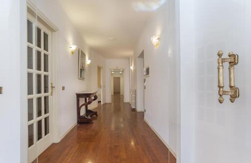 EUR Apartment | EUR Luminous and Large Family Terrace Apartment