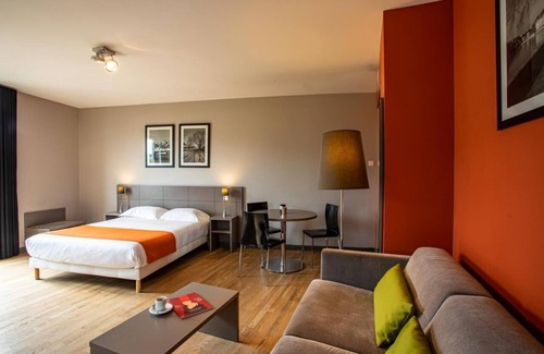 9th Arrondissement Hotel | Everything You Need For The Perfect Vacation! Pets Are Welcome!