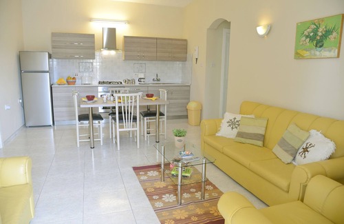 Santa Maria Estate Villa | Excellent Villa Apt accommodation in a superb location with Pool, AC/WI Fi.