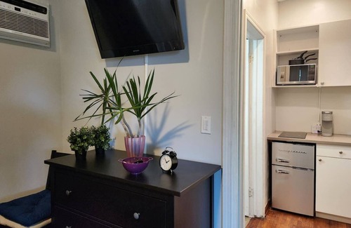 Coral Way Apartment | Exotic Coral Gables Suite