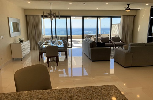 San Jose del Cabo Resort | Experience an Unforgettable Christmas in a Luxury 3 BR Oceanfront Penthousen