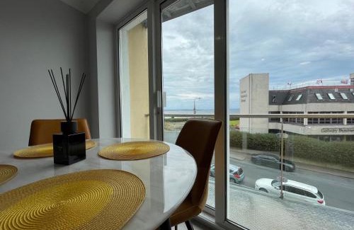 Galway Apartment | Exquisite Sea View Apartment in Salthill, Galway
