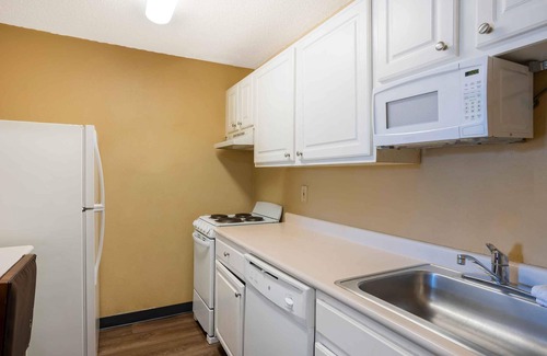 Eastwick Hotel | Extended Stay America Suites Philadelphia Airport Bartram Av