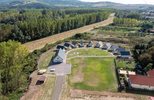 Bodrogkeresztur Apartment | Fülöp a Gólya Vizitábor a Bodrog folyón