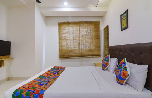 Hyderabad Hotel | FabHotel Aamantran & Banquet Halls